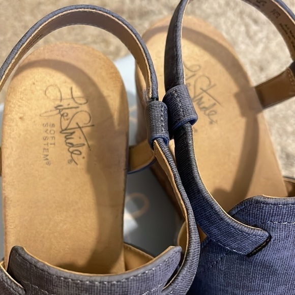 Life Stride Harlow Wedge Strap On Sandal Sz 8.5M Blue Denim - Picture 6 of 10